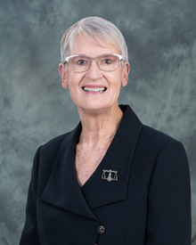 Linda Giesen Headshot