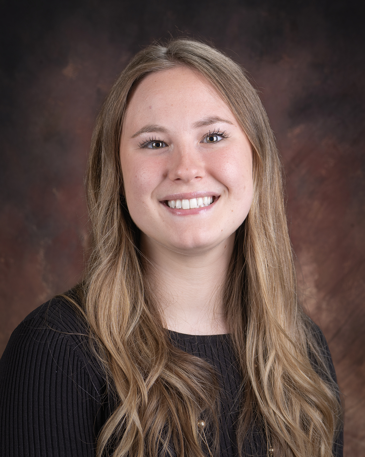 Marlee Oros Headshot