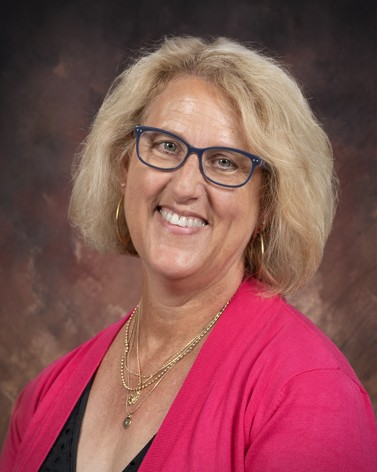 Headshot for Mary Beth Oswalt