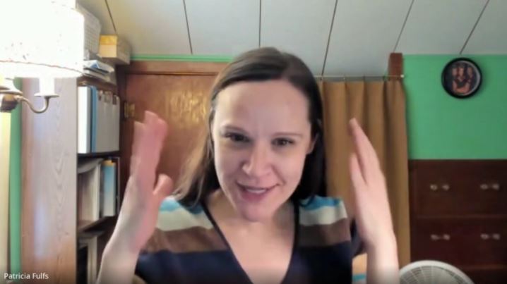 Dr Fulfs explains synchronous class